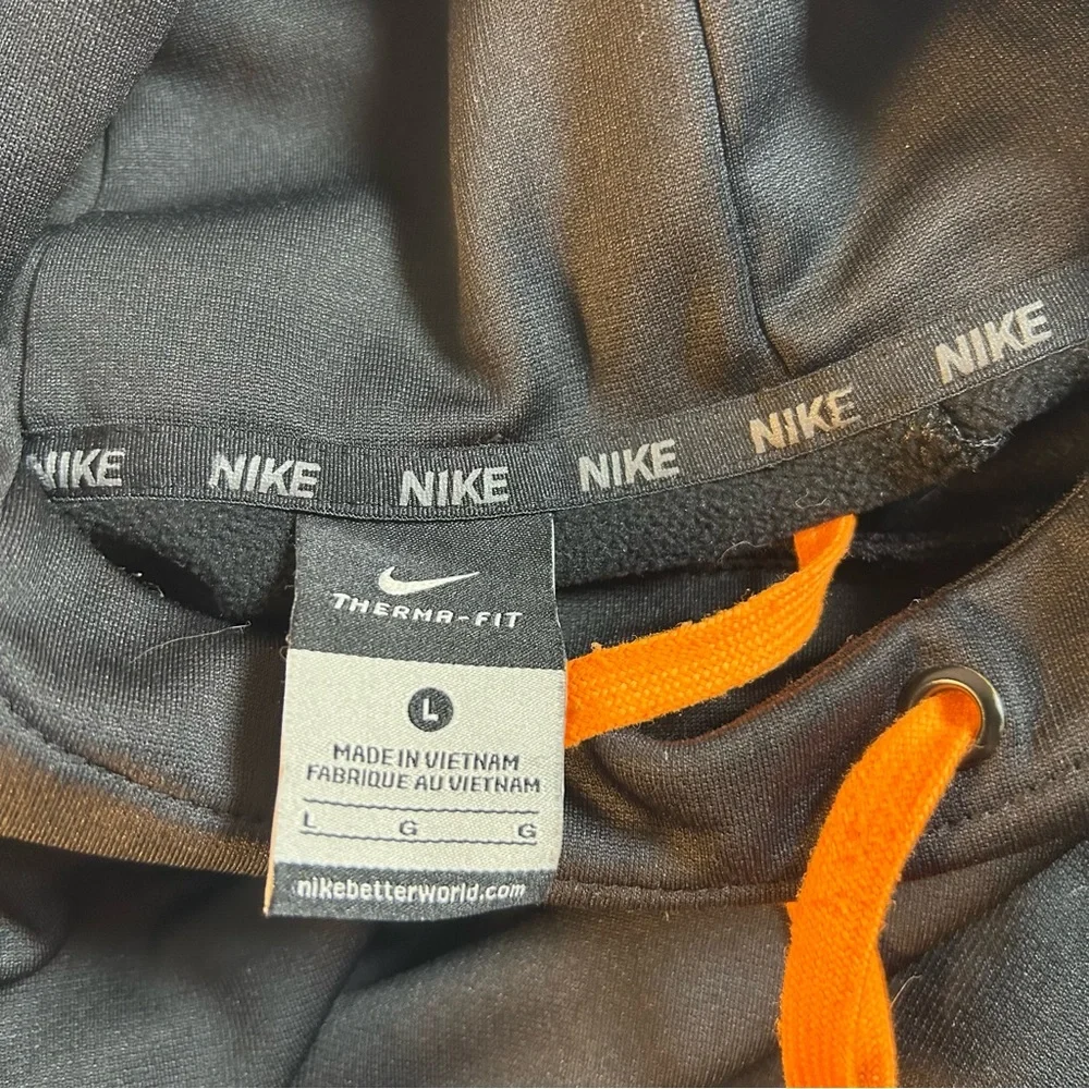 Nike Thermafit Men’s Black Hoodie, Long Sleeve, Center Pocket, Athletic,‎ Large